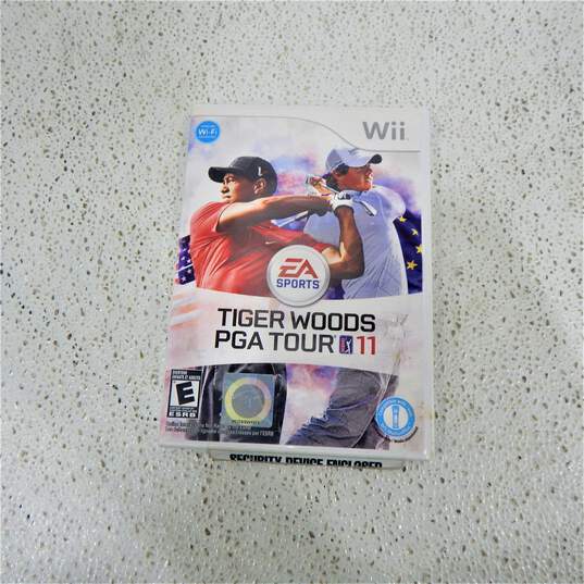 Nintendo Wii W/ 2 Controllers, 2 Games, 1 Nunchuck PGA Tour 2 image number 9