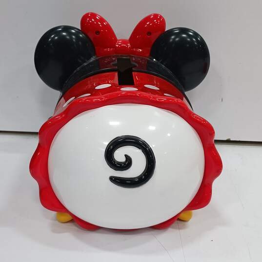 Disney Tsum Tsum Minnie Mouse Case with Twelve Mini Tsum Tsum Figurines image number 3