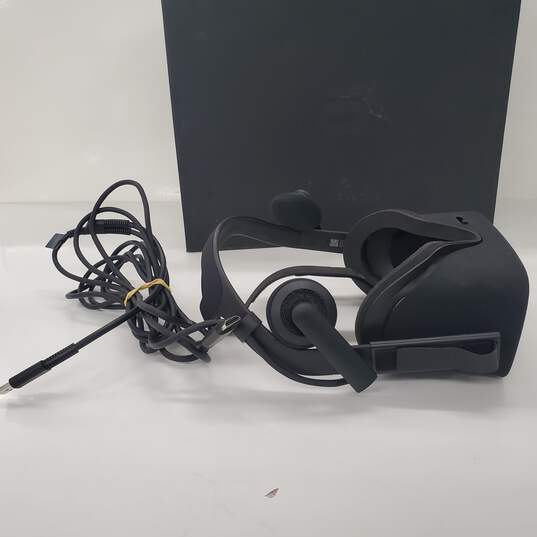 Oculus Rift VR Headset (2016) image number 4