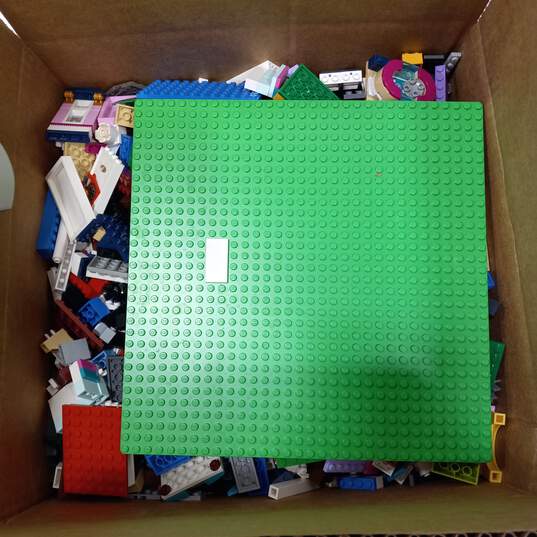 8.7lbs of Assorted Building Blocks image number 1