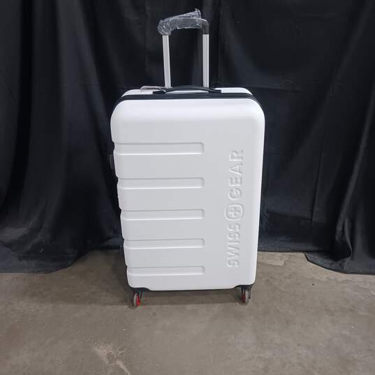 Swiss Gear 28In White Lockable Luggage image number 1