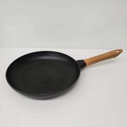 Staub Ceramic Cast Iron 11 Inch Frying Pan with Wooden Handle alternative image