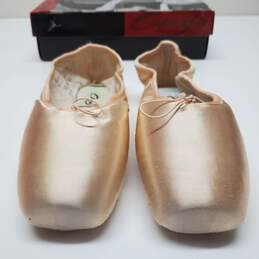 Capezio Women's Ballet Dance Pointe Shoes Size 10W #121 alternative image