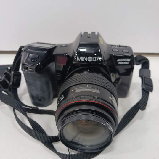 Minolta Maxxum 7000i Camera & Accessories in Bag image number 2