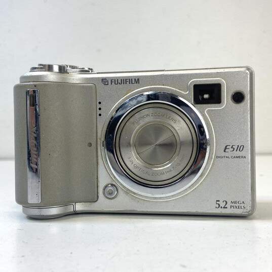 Fujifilm FinePix E510 5.2MP Digital Camera image number 1