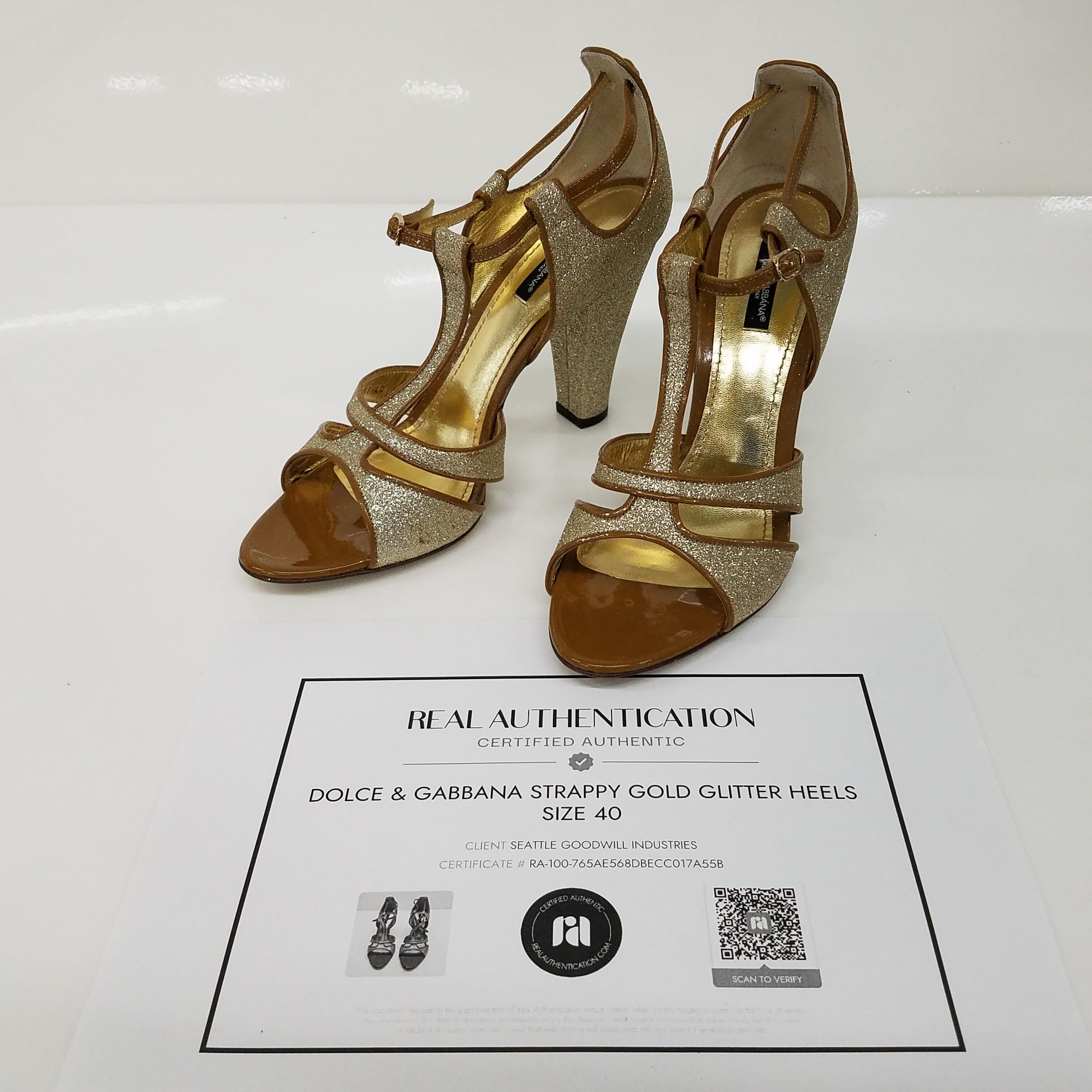 XOXO Women's Gold Glitter Bridgette Strappy Sandals – COUTUREPOINT