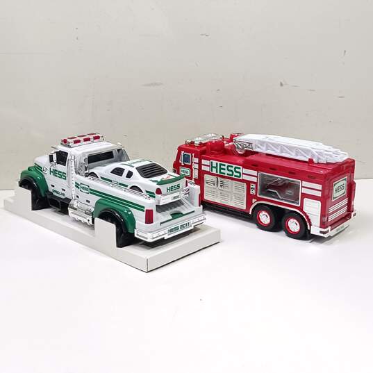 Pair of Hess Toy Vehicles Fire Truck & Truck image number 3