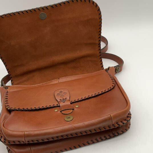 Womens Brown Leather Inner Zip Pocket Adjustable Strap Snap Crossbody Bag image number 4