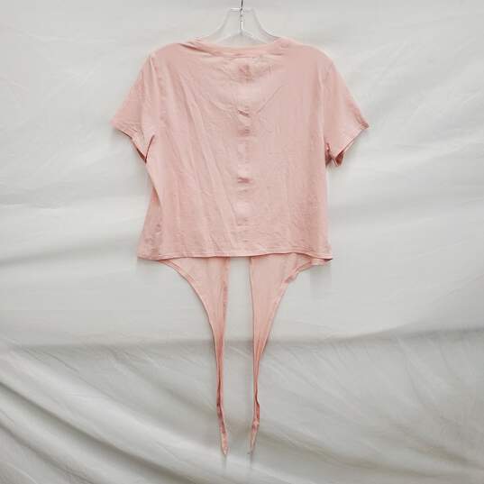 Lululemon Athletica WM's Light Pink Tie Crop Blouse Size 6 image number 2