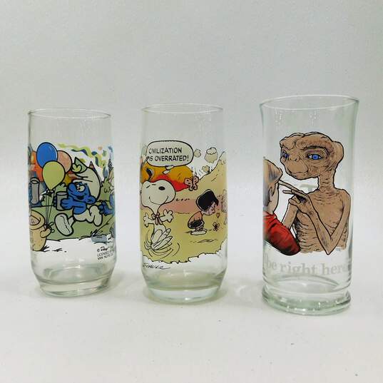 VTG 1970s-80s Collector Drinking Glasses E.T. Smurfs Chipmunks Charlie Brown image number 2