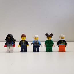 Mixed LEGO Yellow Minifigures Bundle (Set of 30) alternative image