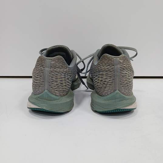 Women's Gray Nike Shoes Size 8.5 image number 4