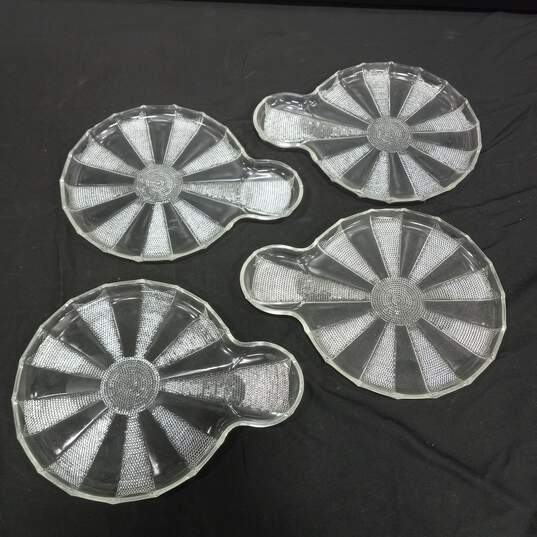 Vintage Set of Jeannette Glass Snack Plates & Cup image number 4
