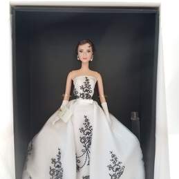 Audrey Hepburn As Sabrina Barbie Collector Gold Label 2012 Silkstone alternative image