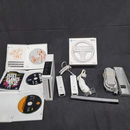 Nintendo Wii Console Bundle w/ Games & Accessories