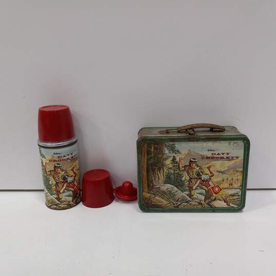 Vintage 1955 - Holtemp Davy Crockett Thermos Metal Lunchbox & Thermos w/ Lid image number 3