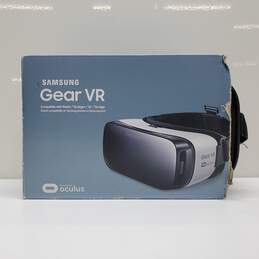 Samsung Gear VR Oculus Virtual Reality Headset For Parts/Repair
