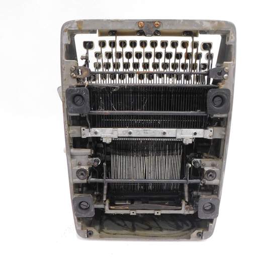 VNTG Royal Brand Metal Gray Manual Typewriter image number 7