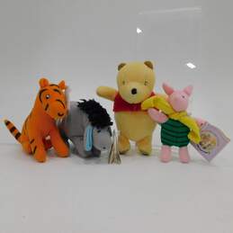 Winnie the Pooh   Everybody Needs a Friend Lot  Of 4