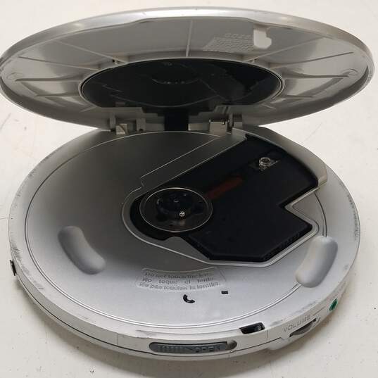 Bundle of 2 Assorted CD Players image number 5