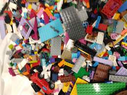 6.5lbs of Assorted Lego Building Blocks alternative image