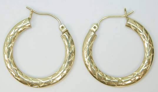 14k Yellow Gold Etched Hoop Earrings 1.5g image number 3