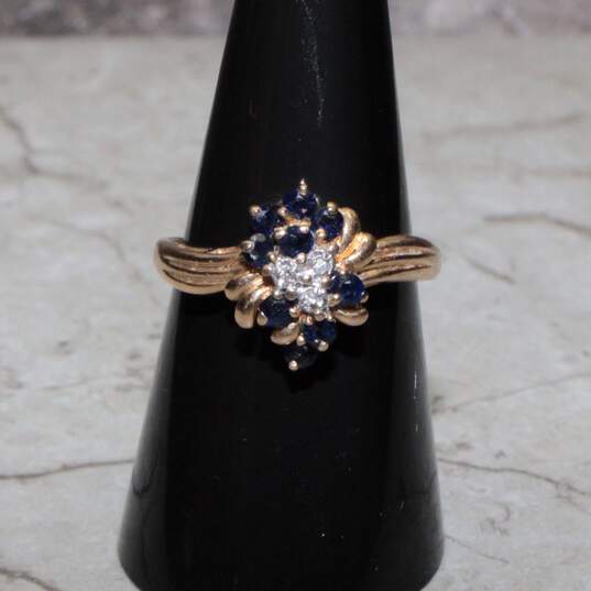 Town & Country Signed 10K Yellow Gold Blue Topaz Moissanite Accent Ring Size 8.25 - 3.0g image number 2
