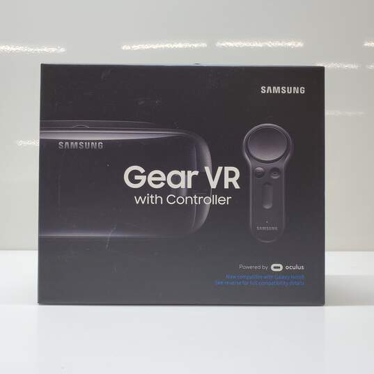 Samsung Gear VR With Controller- For Parts/Repair image number 1