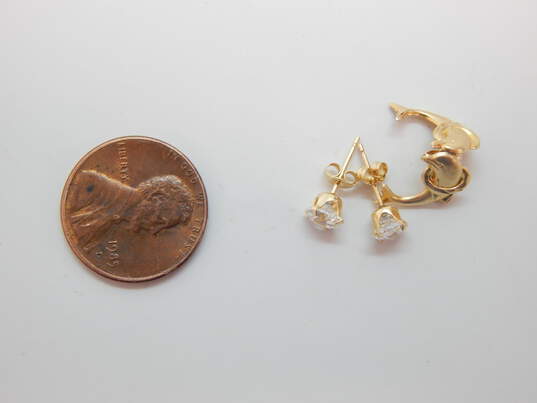 14K Yellow Gold Dolphin & Cubic Zirconia Stud Earrings 1.0g image number 2