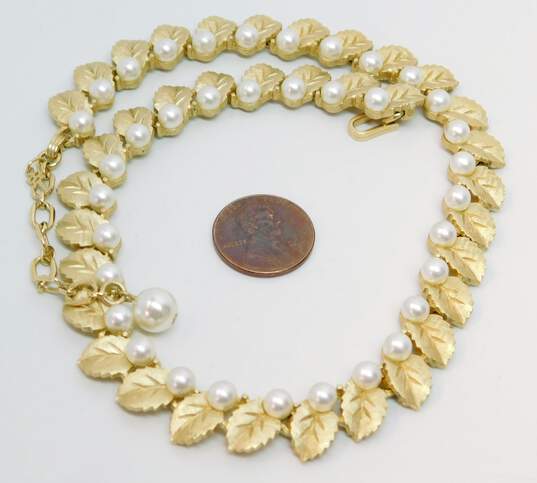 Vintage Crown Trifari Gold Tone Leaf & Faux Pearl Necklace 43.5g image number 6