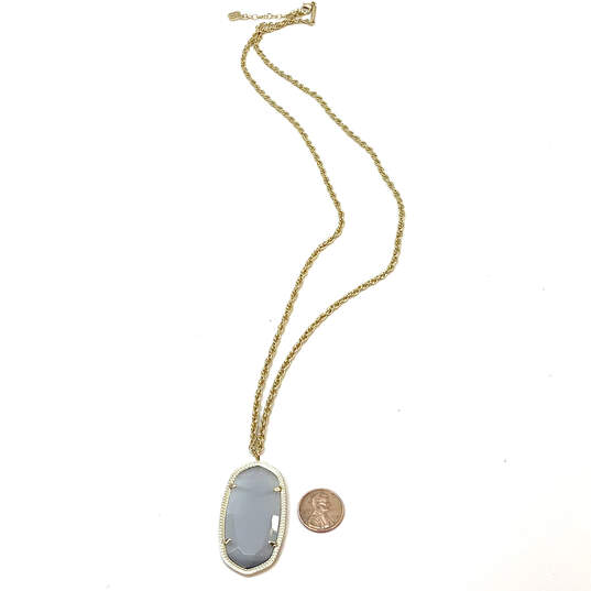 Designer Kendra Scott Gold-Tone Chain Fashionable Gray Pendant Necklace image number 3