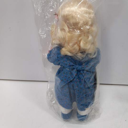 PRECIOUS MOMENTS DOLL IN BOX image number 4