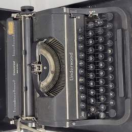 Antique Underwood Universal Typewriter alternative image