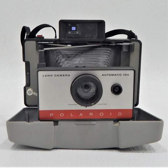 Vintage Polaroid Land Camera 104 w/ Flash Bulbs, Manuals & Leather Case Untested image number 3