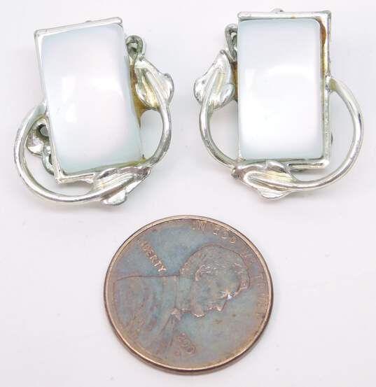 Vintage Coro White Lucite & Silver Tone Clip-On Earrings 9.6g image number 8