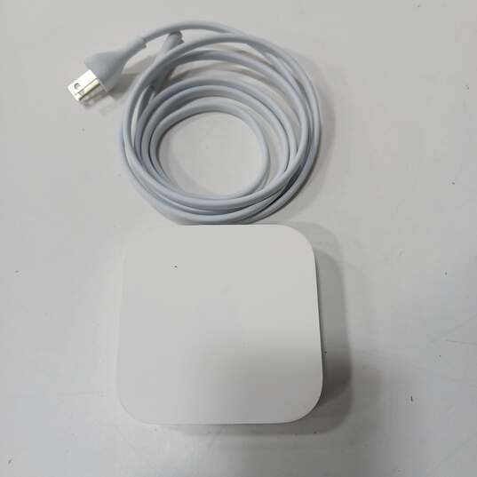 Apple AirPort Express Base Station MC414LL/A In Box image number 2