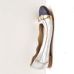 Attilo Giusti Leombruni Women's Silver Leather Flats Size 4