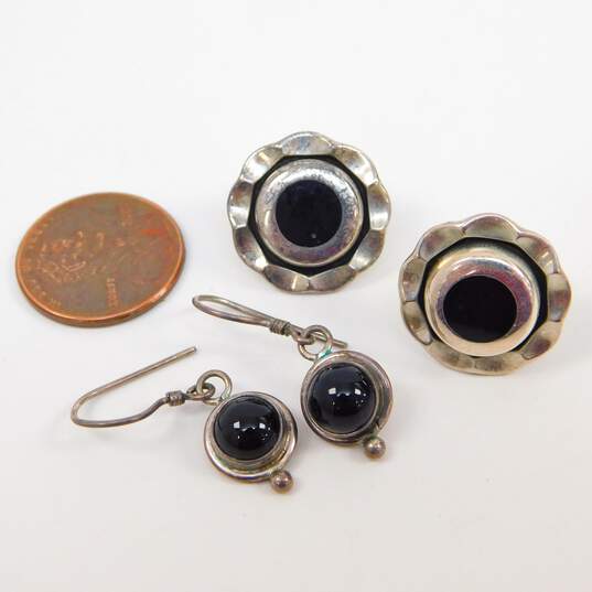 Taxco Mexico 925 Black Beaded Liquid Silver Necklace Modernist Circle & Onyx Cabochon Drop Earrings & Granulated Oval Ring 19g image number 6