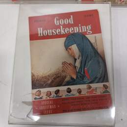 Bundle of 3 Vintage Housekeeping Magazines In Cases alternative image