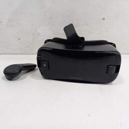 Samsung Gear VR Headset w/ Controller