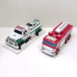 Pair of Hess Toy Vehicles Fire Truck & Truck alternative image