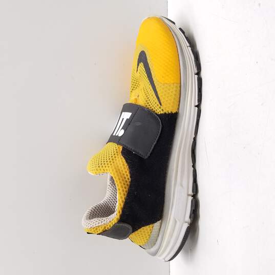 flaskehals opskrift Indtil Buy the Nike Men's Lunarfly 306 Yellow Sneakers Size 10 | GoodwillFinds