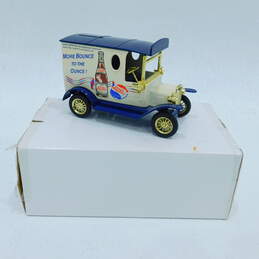 GOLDEN WHEELS DIECAST PEPSI-COLA DELIVERY TRUCK BANK WHITE BLUE 1/24 Scale