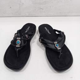 Minnetonka Women's Black Flip Flops Size 8