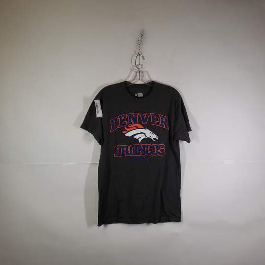 Mens Denver Broncos Crew Neck Short Sleeve Pullover T-Shirt Size Medium image number 1