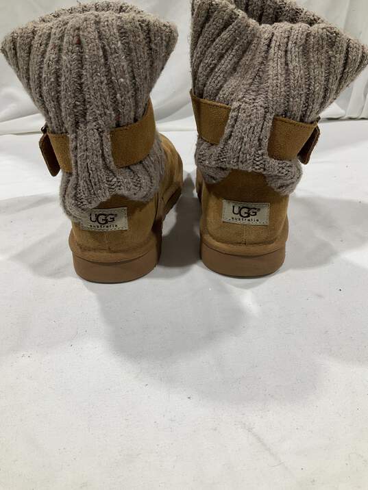 Women's UGG Boots image number 2