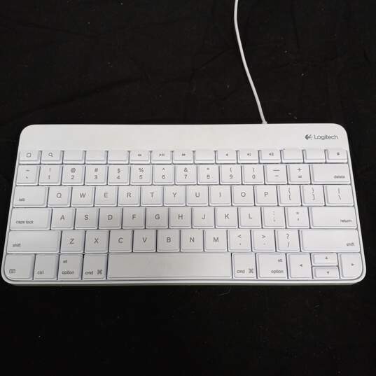 4 Logitech Wired Keyboard for iPad image number 5