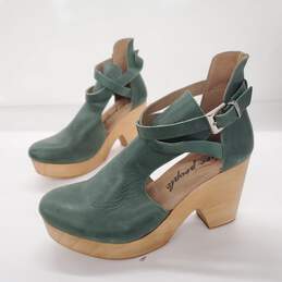 Free People Women's Green Leather Cedar Clogs Size 7.5