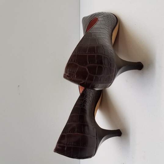 Isaac Mizrahi Heels Brown Leather Pumps Size 7.5M image number 4