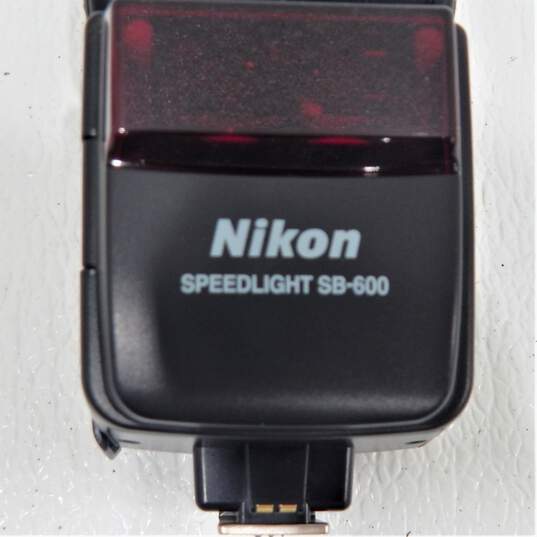 Nikon Speedlight SB-600 Shoe Mount Flash image number 10